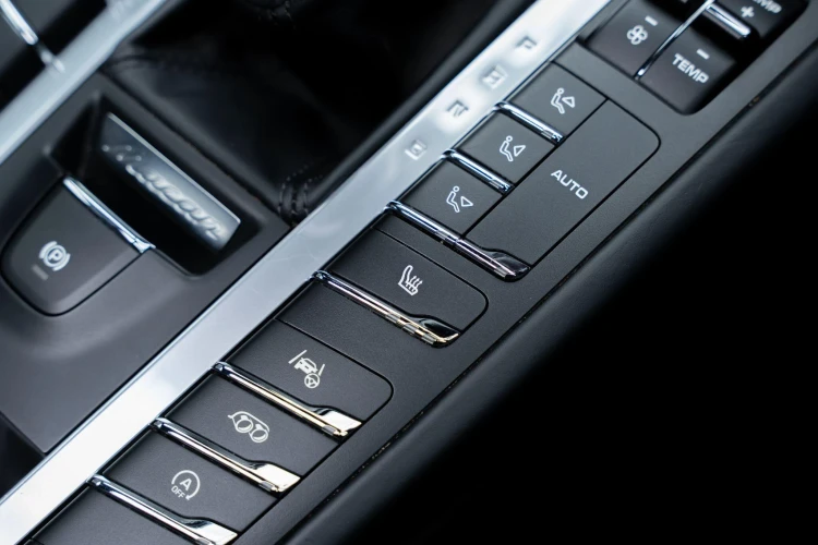 Vehicle Image 18