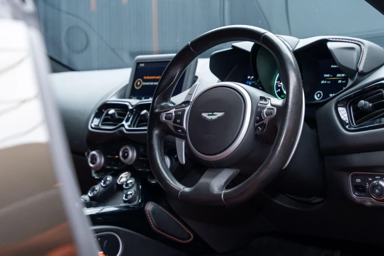 Vehicle Image 4
