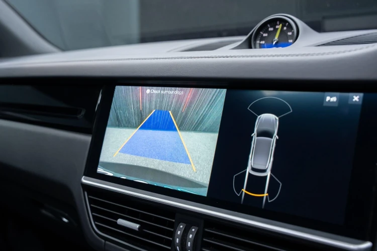 Vehicle Image 8