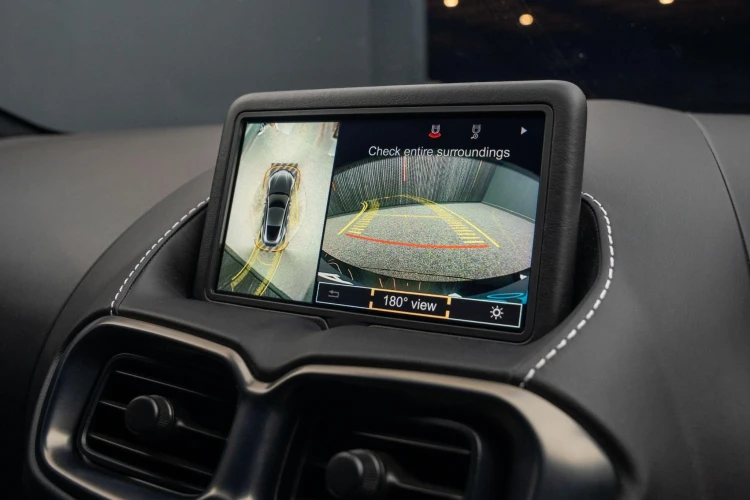 Vehicle Image 7