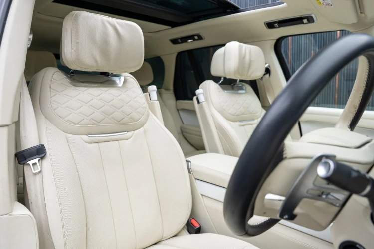 Vehicle Image 12