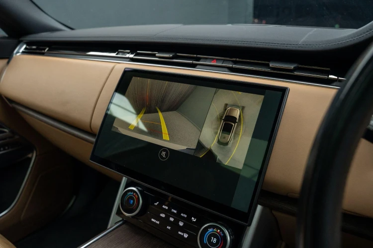 Vehicle Image 10