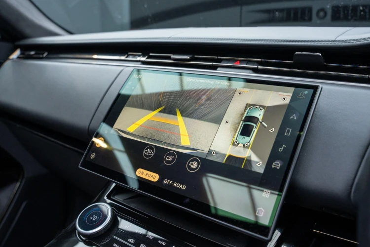 Vehicle Image 8