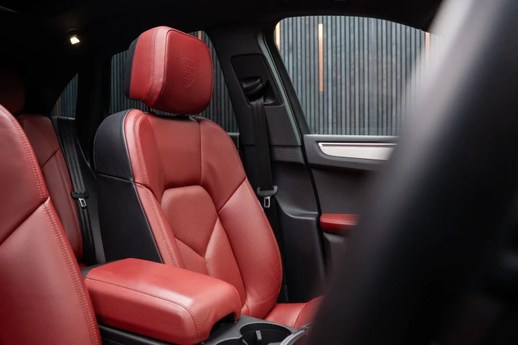 Vehicle Image 36