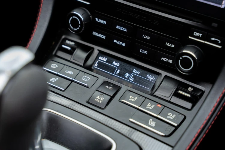 Vehicle Image 33