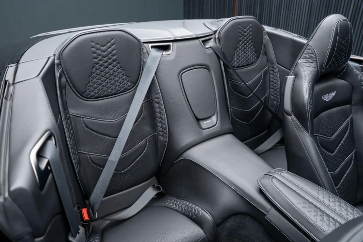 Vehicle Image 14