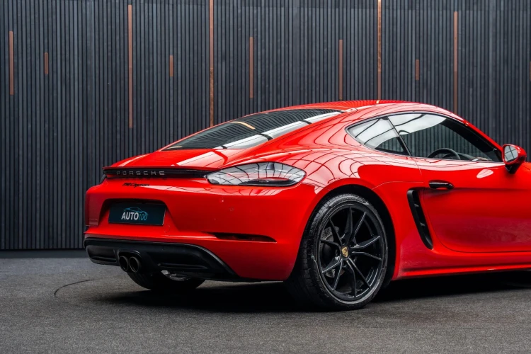Vehicle Image 21