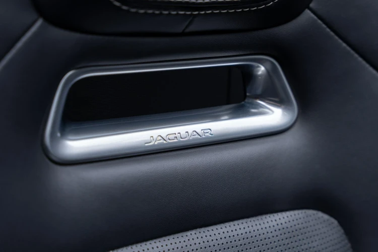 Vehicle Image 40
