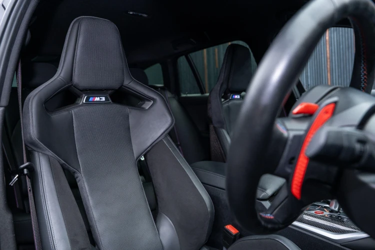 Vehicle Image 12