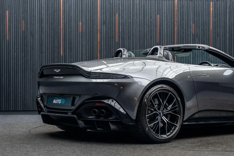 Vehicle Image 23