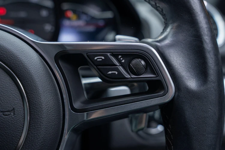 Vehicle Image 30