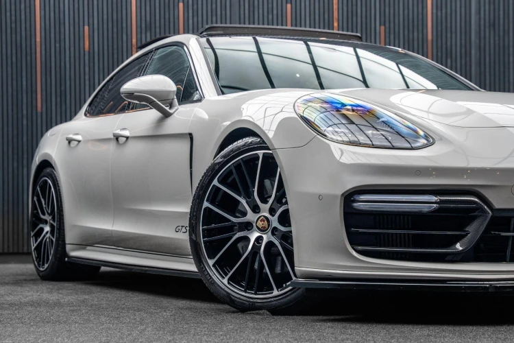 Vehicle Image 7