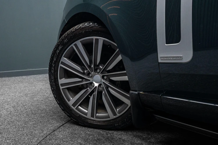 Vehicle Image 13