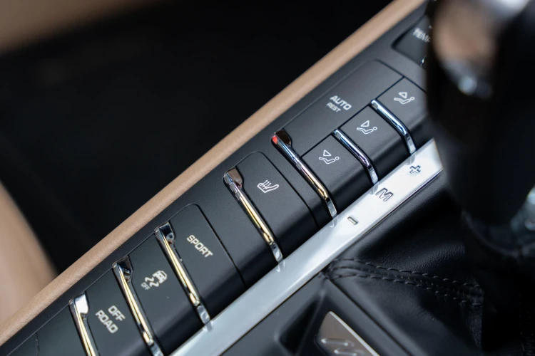 Vehicle Image 22