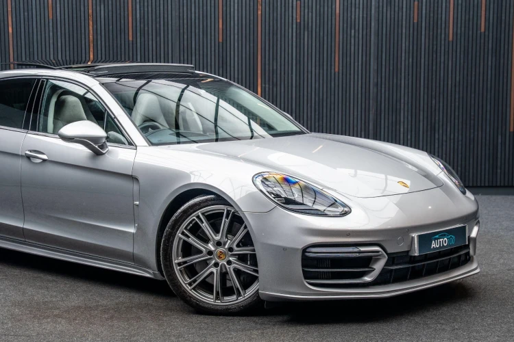 Vehicle Image 9