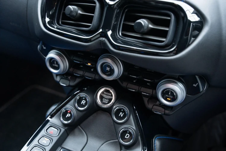 Vehicle Image 22