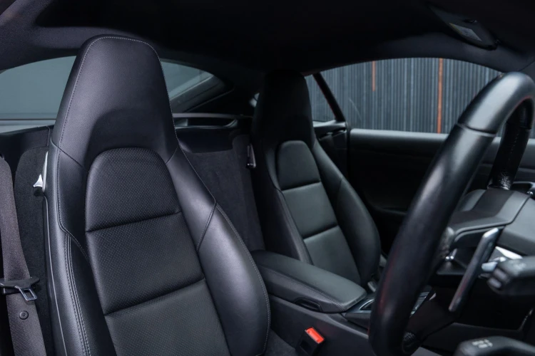 Vehicle Image 12