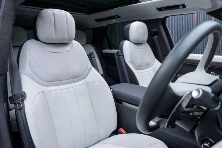 Vehicle Image 12