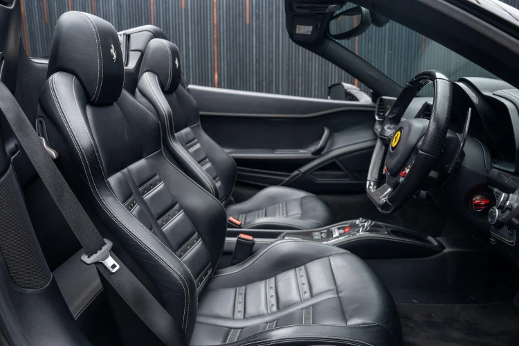 Vehicle Image 12