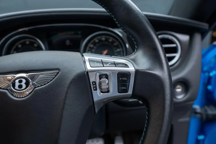 Vehicle Image 30