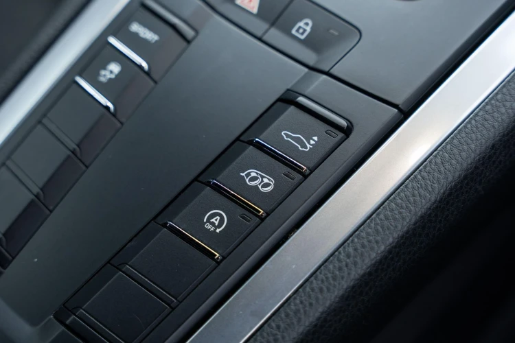 Vehicle Image 22