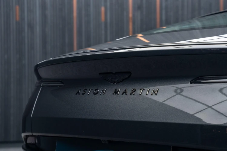 Vehicle Image 25