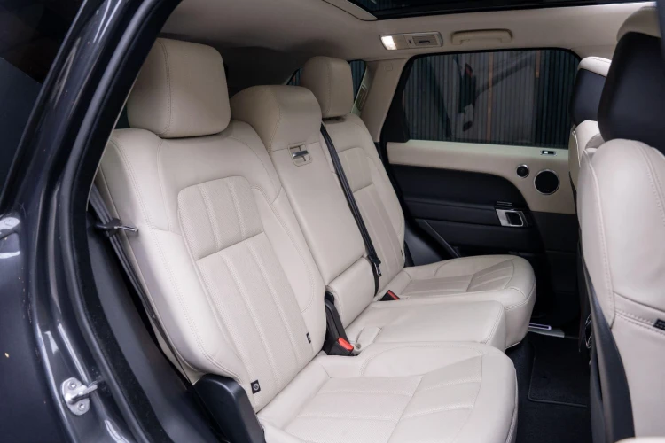 Vehicle Image 14