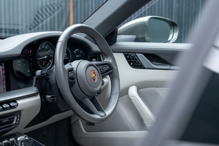 Vehicle Image 37