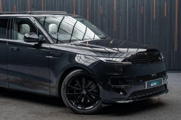 Vehicle Image 9
