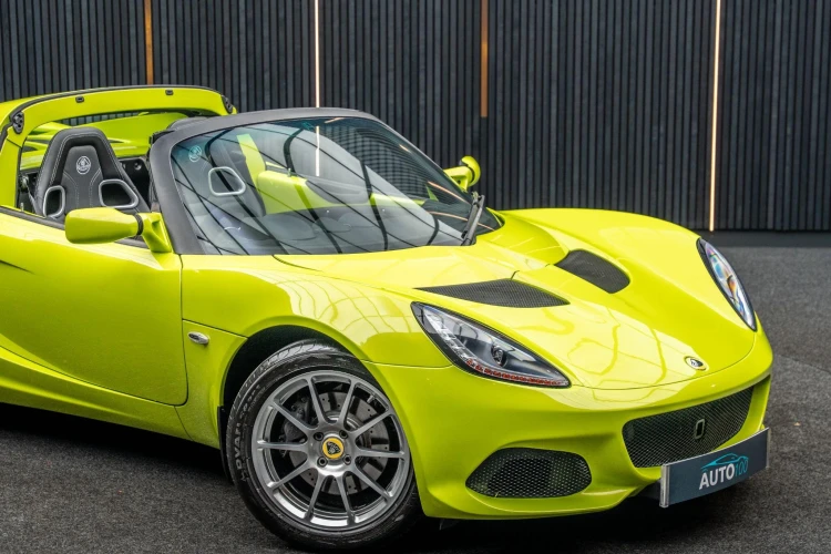 Vehicle Image 9