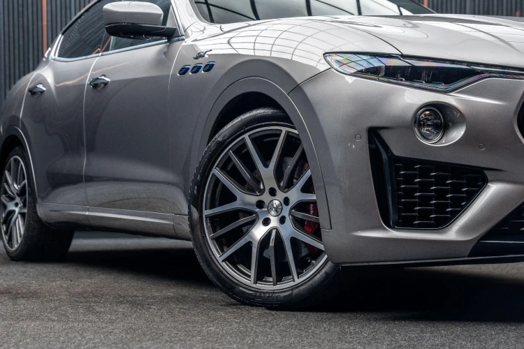 Vehicle Image 7