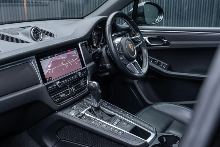 Vehicle Image 35