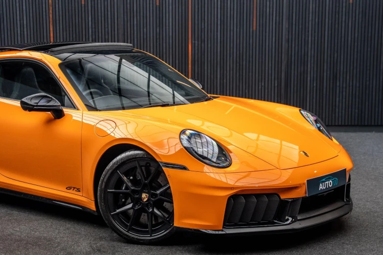 Vehicle Image 9