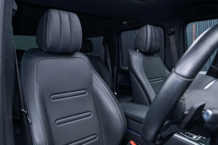 Vehicle Image 12
