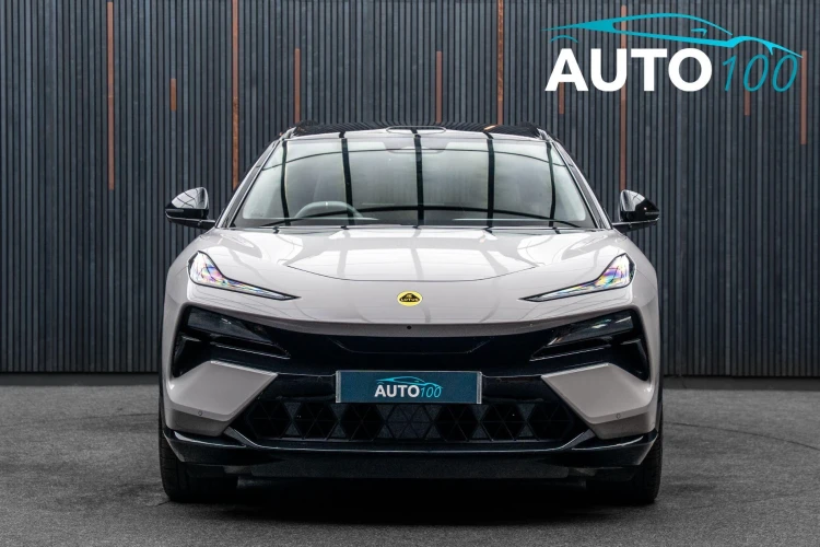 Vehicle Image 9