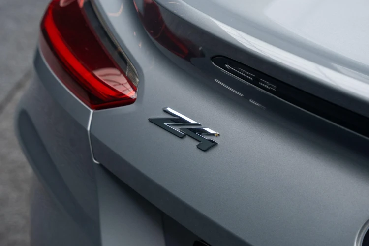 Vehicle Image 25