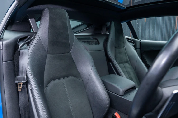 Vehicle Image 12