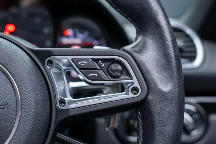 Vehicle Image 32