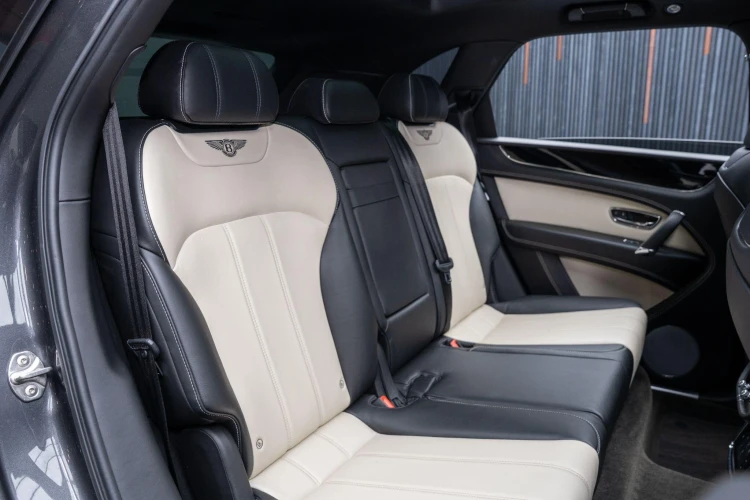 Vehicle Image 14