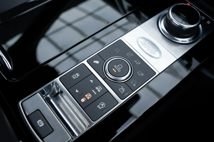 Vehicle Image 32