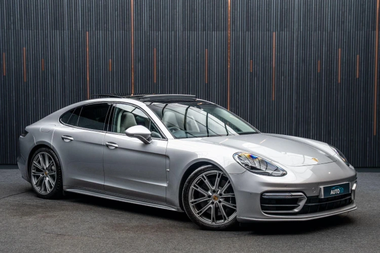 Vehicle Image 5