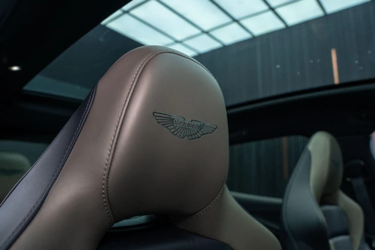 Vehicle Image 38