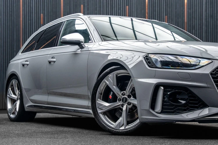 Vehicle Image 7
