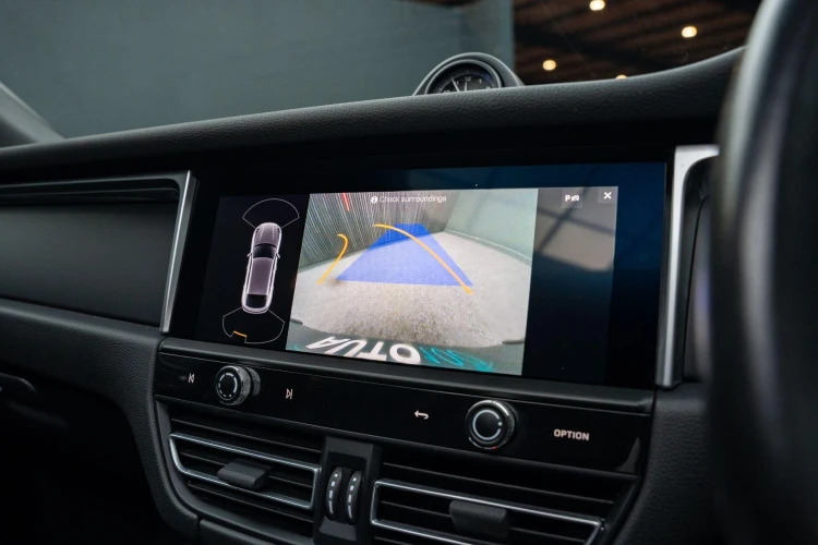 Vehicle Image 10