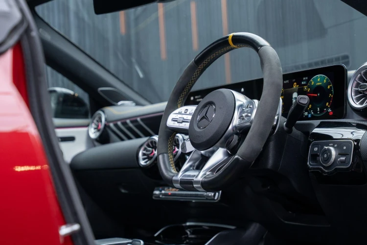 Vehicle Image 8