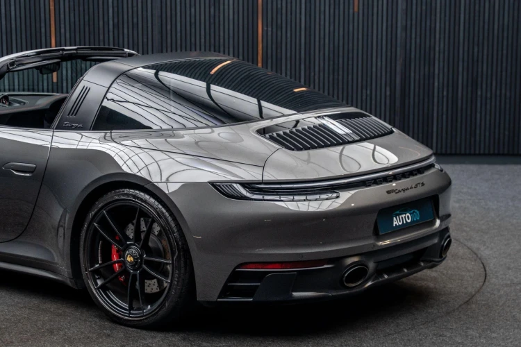 Vehicle Image 21
