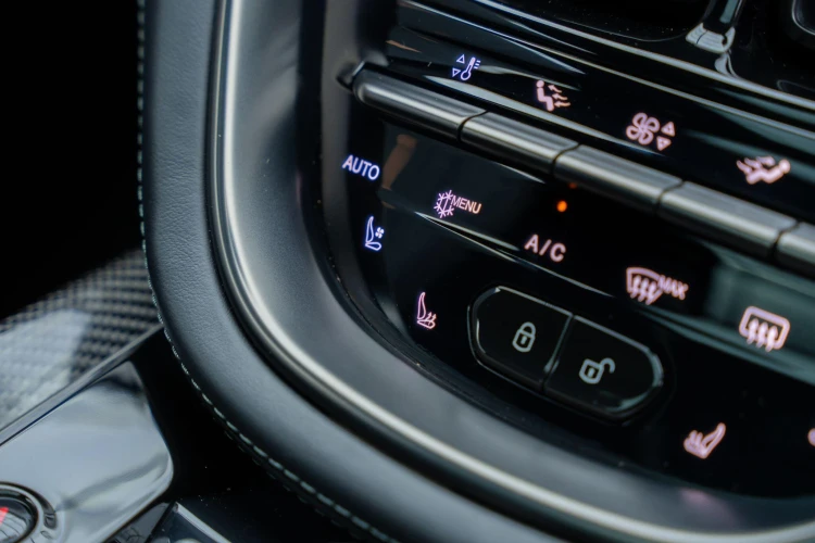 Vehicle Image 18