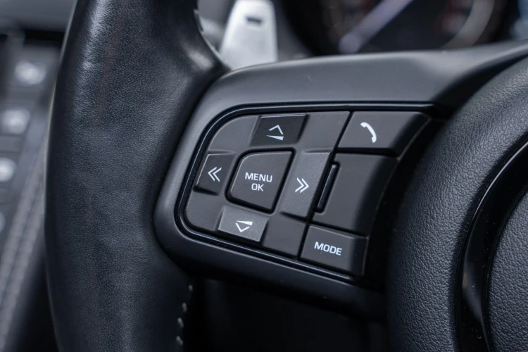 Vehicle Image 32