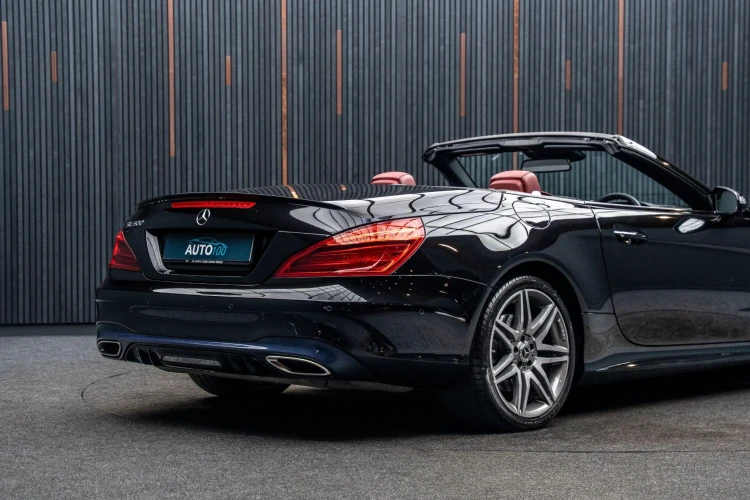 Vehicle Image 23
