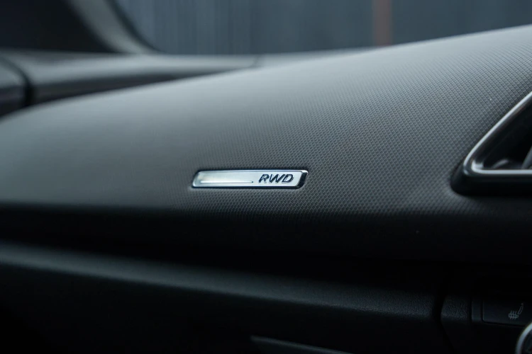 Vehicle Image 10